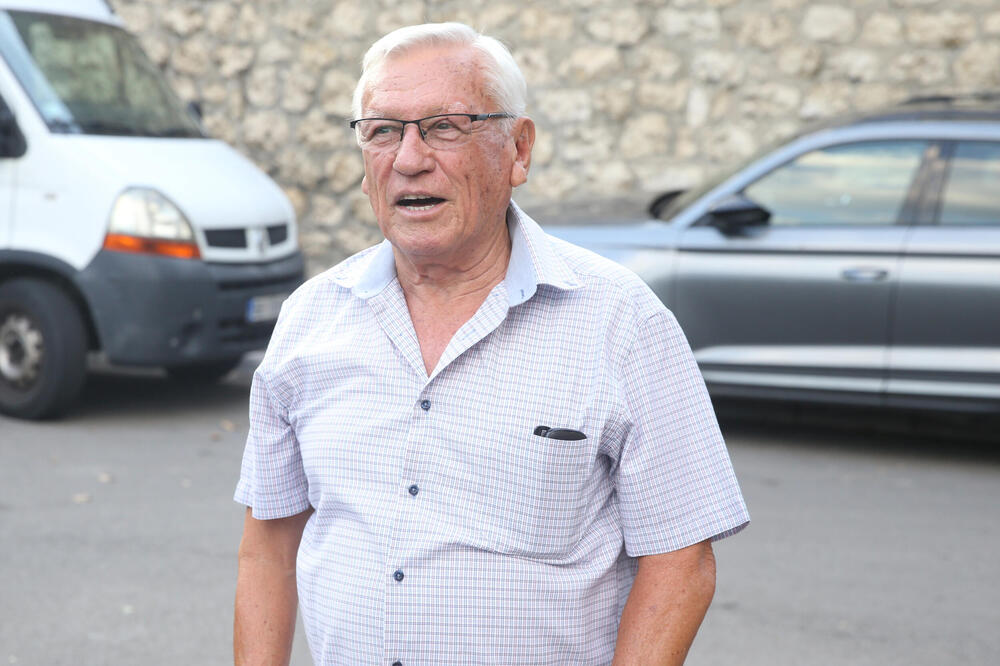 MILANČE RADOSAVLJEVIĆ JEDNIM PITANJEM NAPRAVIO PRAVI HAOS: Zbog ovog čoveka gore društvene mreže