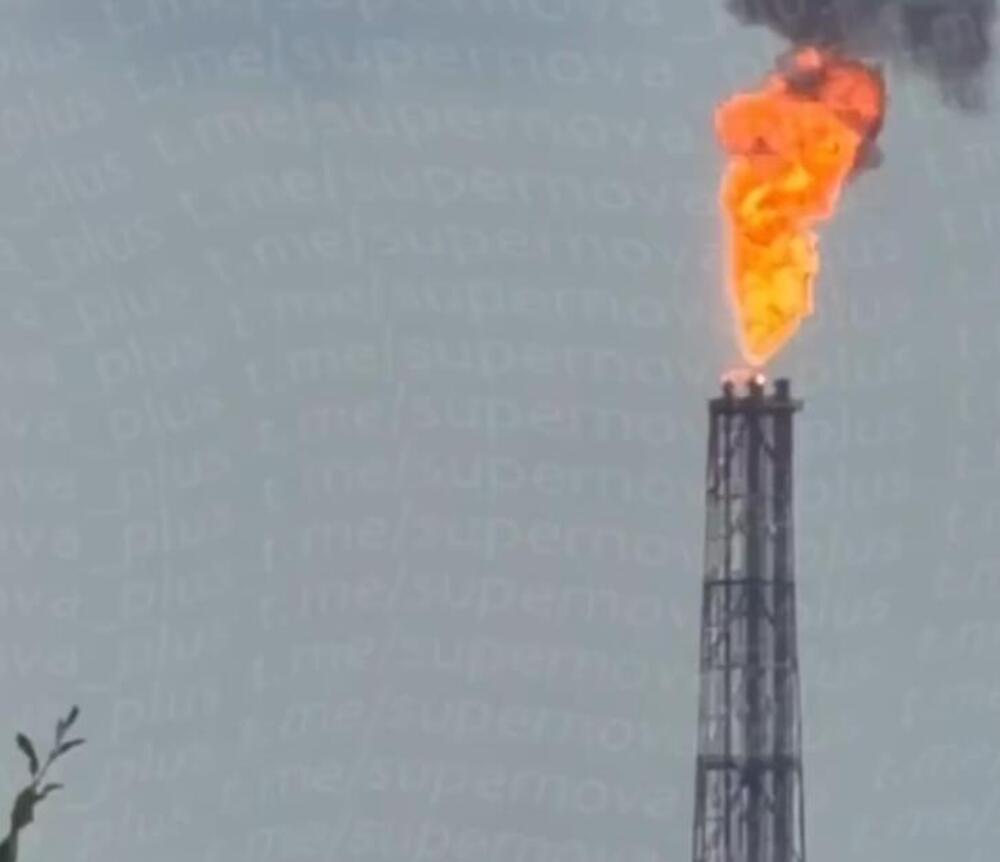 Snimak udara u najveću rusku rafineriju nafte! Dron se približava i zakucava u postrojenje, nastao pakao (VIDEO)
