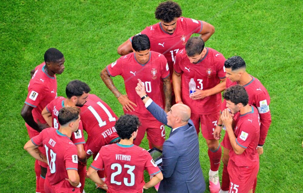 Roberto Martinez na utakmici Portugala i Španije u osmini finala Mundijala 2026. godine