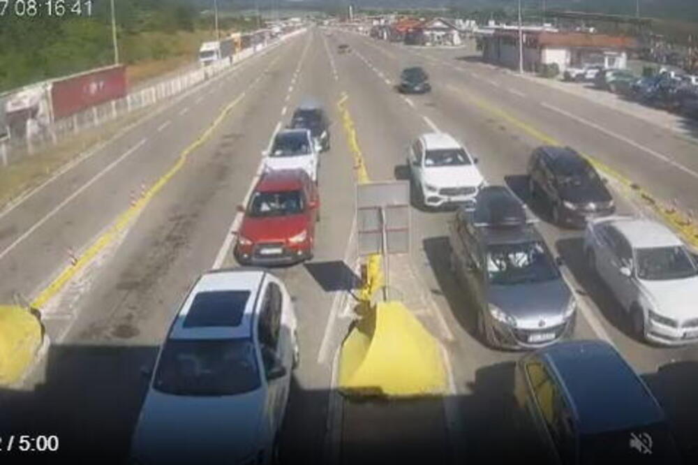 DUGE KOLONE NA HORGOŠU, NA GRADINI I PREŠEVU SKORO NIKOG NEMA: Evo kakvo je stanje na granicama u jeku sezone