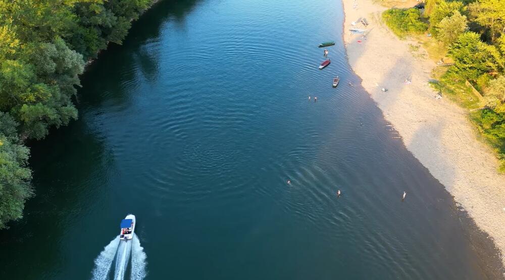 Pobegnite od vrućine na Drinu: Ova plaža je idealna za uživanje tokom vrelih letnjih dana