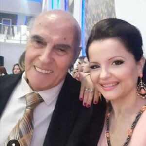 "UZ TU MLADU ŽENU JE..." Znala ga decenijama, a kad ga je videla uz Canu ovo joj je bilo jasno, TEK SAD PROGOVORILA