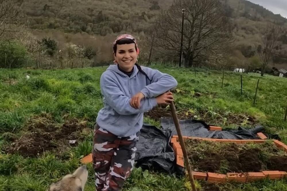 "MESEČNO TROŠIM SAMO..." Lucija (27) napustila grad i otišla u mestu sa 9 stanovnika, a evo koliko je platila kuću
