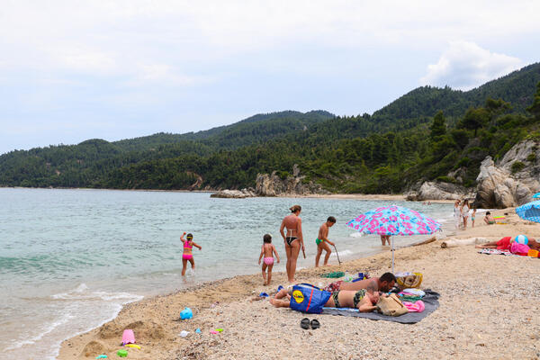 Ova pravila turističkih agencija mnogi Srbi tumače pogrešno: Evo šta tačno znači "besplatno za dete od 3 godine "