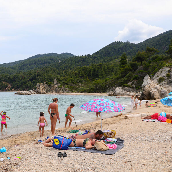 Ova pravila turističkih agencija mnogi Srbi tumače pogrešno: Evo šta tačno znači "besplatno za dete od 3 godine "