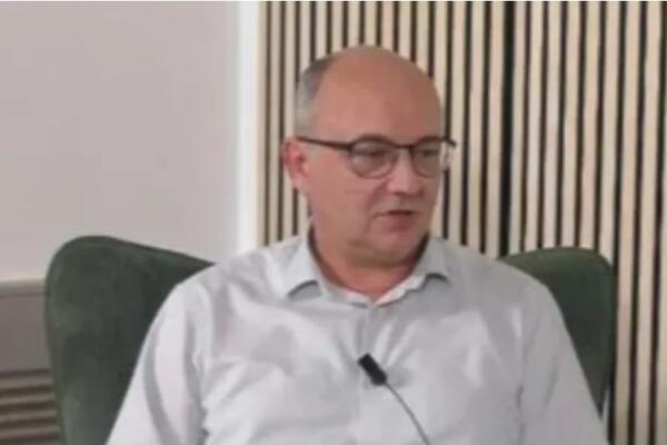 Mnogi Srbi ne čitaju jako važnu stvar, a može biti kobna: Čuveni kardiolog otkrio šta se uvek radi pre pića