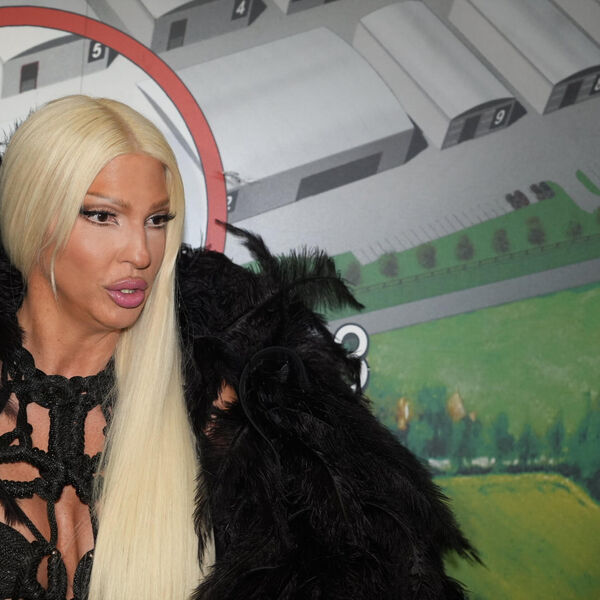 JELENA KARLEŠA U SUZAMA: Otkriveno šta se dešava u domu pevačice! "NEKADA ŽIVOT SLOMI I NAJJAČE..."
