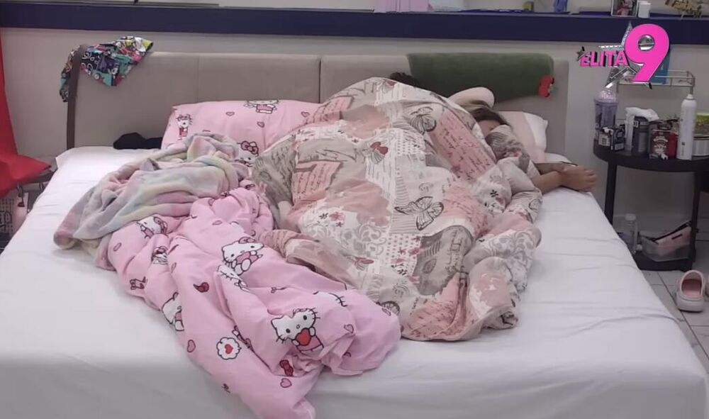 NEĆE VEZU S NJOM JER IMA DETE A NE SMETAJU MU ZAJEDNIČKE VRELE NOĆI: Razbuktale se strasti i zaboravili ko ih gleda