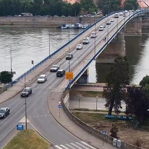 NESREĆA NA MOSTU DUGA U NOVOM SADU! Stvaraju se ogromne gužve (VIDEO)