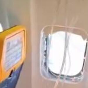 HITNO SE OGLASILI IZ RAJANERA POVODOM DRAME KOJU JE DOŽIVEO SRBIN U AVIONU: Otkrili šta se dogodilo sa PROZOROM!
