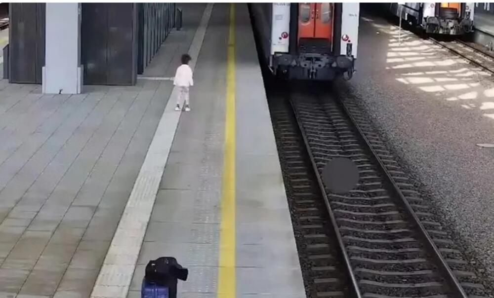Devojčica trči za vozom i plače: Kamere snimile potresnu scenu, otkrivena istina lomi i najtvrđa srca (VIDEO)
