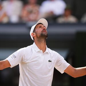 Novak bez osvojenog seta: Siner ubedljiv protiv Đokovića za novo finale Vimbldona!