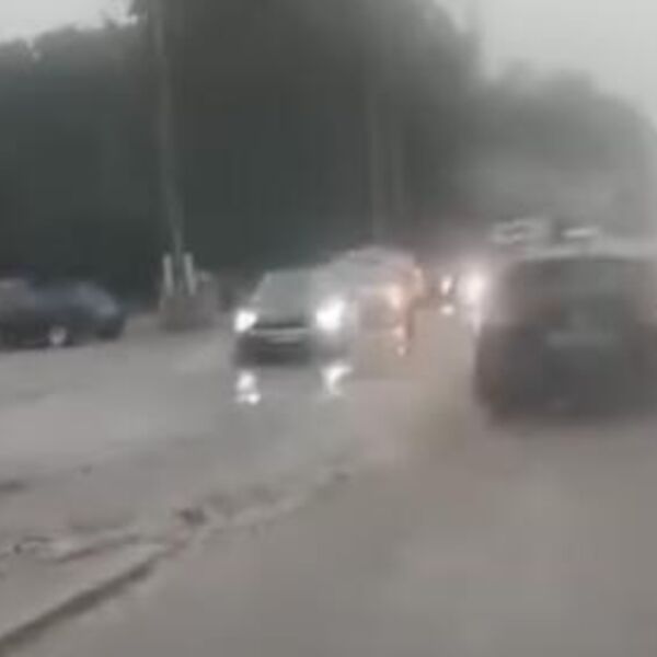 Poplavljene ulice u ovim delovima Beograda: Reka teče - vozači, ne sedajte za volan, sve je paralisano (VIDEO)