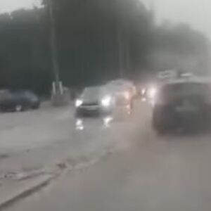 Poplavljene ulice u ovim delovima Beograda: Reka teče - vozači, ne sedajte za volan, sve je paralisano (VIDEO)