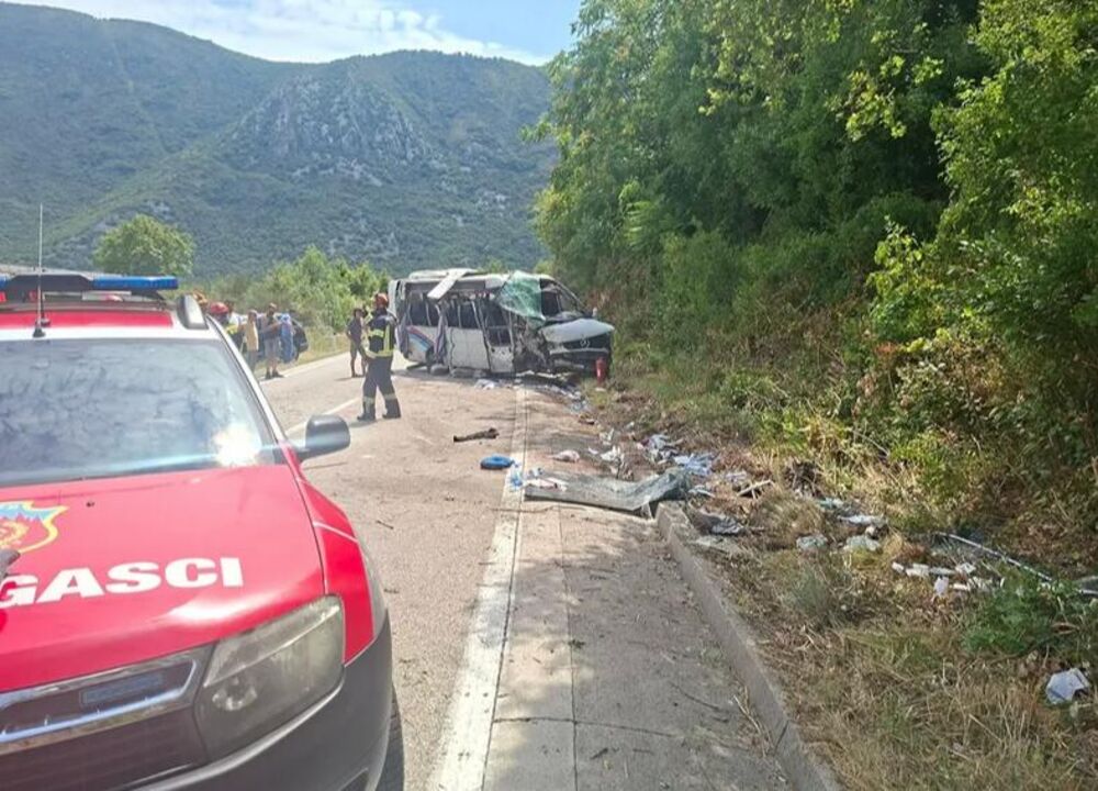 Oglasilo se Ministarstvo spoljnih poslova Srbije o nesreći kod Kotora: Jedno lice stradalo, 16 povređenih