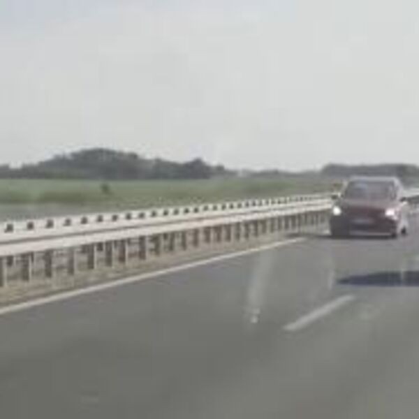 "Još jedna kamikaza vozi u kontrasmeru" Nova bahata vožnja - evo gde je sada usnimljena (VIDEO)