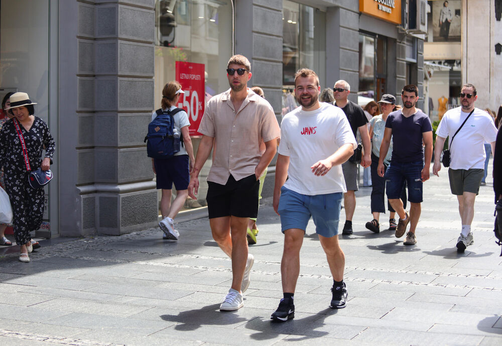 lepo vreme, lepo vreme u beogradu, Leto, vrućina, vrućine, odevne kombinacije, Modna patrola, Odevna kombinacija