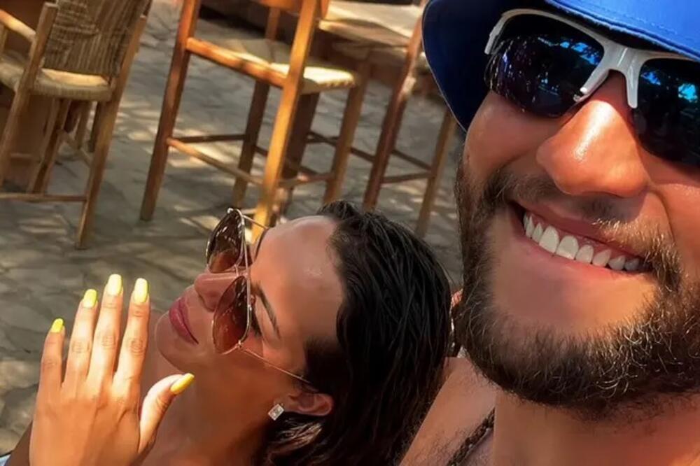 VELJKO I BOGDANA POLUDELI NA KIPRU, LUDUJU ZA SVE PARE! Kadrovi sa plaže će vas ZAPREPASTITI, ovako se ŽIVI ŽIVOT!