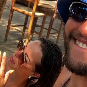 VELJKO I BOGDANA POLUDELI NA KIPRU, LUDUJU ZA SVE PARE! Kadrovi sa plaže će vas ZAPREPASTITI, ovako se ŽIVI ŽIVOT!