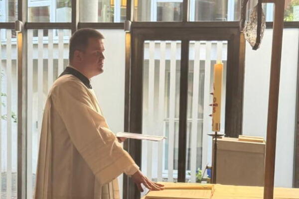 Senad odrastao u MUSLIMANSKOJ PORODICI, a danas je SVEŠTENIK! Postio Bajram, a onda... ZBOG OVOG JE PROMENIO VERU