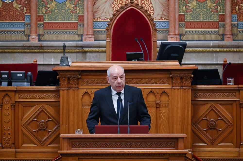 TEKTONSKI POTRESI U MAĐARSKOJ! Izglasano nepoverenje predsedniku države, Šujok ima 5 dana da uradi jedno!