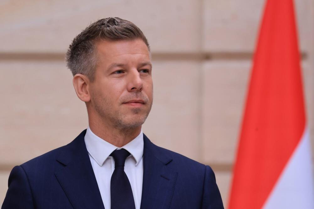 Od Erdogana REVOLVER, a od Šahbaza... Peter Mađar dobio nesvakidašnje poklone od moćnika - "OSTALO IH JE SAMO..."