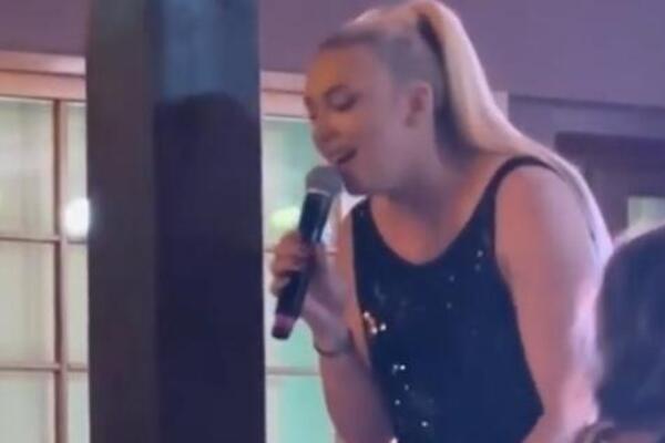 DOK OŽENJENOG KRIJE KAO ZMIJA NOGE, NJEMU JAVNO PEVA! Novi Miličin snimak kruži mrežama! Evo šta je uradila