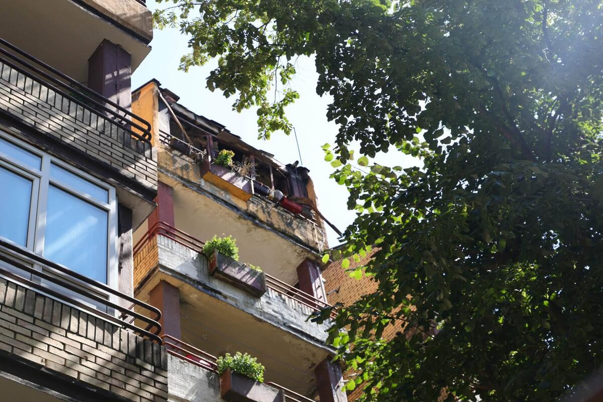 Koji je mogući uzrok požara u stanu na Ceraku?