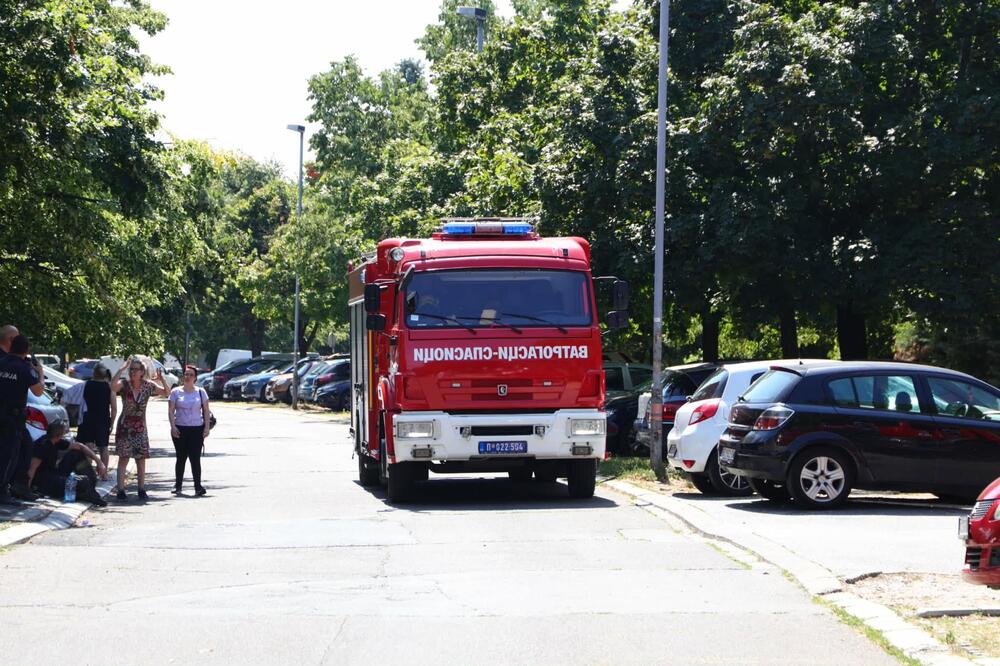 Požar u Novom Pazaru: "Kad sam pogled'o kroz prozor video sam..." (VIDEO)