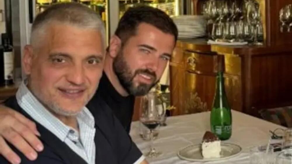 ČEDA JOVANOVIĆ I ACA KOS LETUJU ZAJEDNO NA KIPRU! Podelili vruće fotke, grle se, uzeli auto, a osmeh od uva do uva