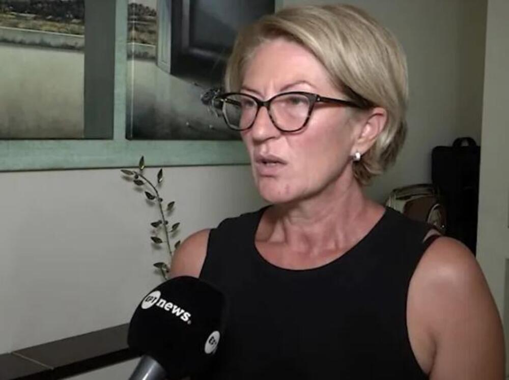 "LJUBIŠA JE DVA MINUTA VISIO KROZ PROZOR": Oglasila se supruga muškarca koji je povređen na letu "Rajanera"