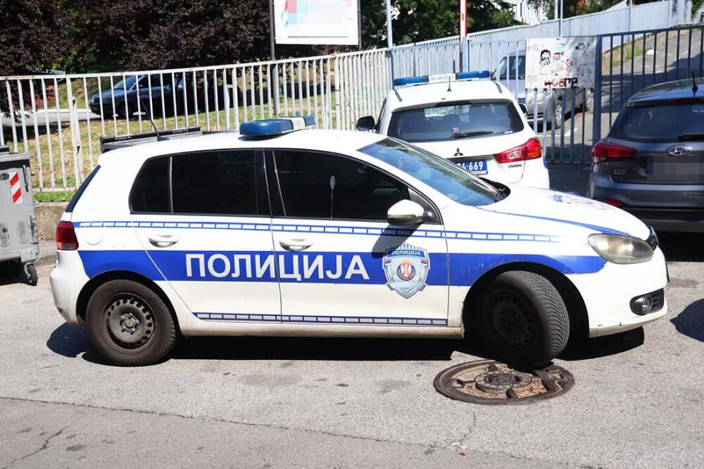 Hapšenje na Zvezdari: Mladić uleteo u frizerski salon, pretio da će da ubije bivšu i dete!