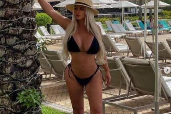 SKINULA SE NAJBRUTALNIJA SRPSKA FOLKERKA (50) Ljudi ne znaju da l' pre da gledaju u OSMICE ili ZUBE OD 18.000 EVRA!