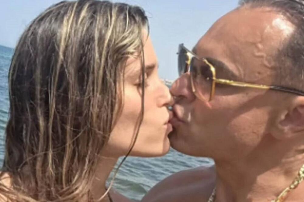 Bivši Jovane Jeremić uhvaćen u nezgodnoj pozi sa ovom ženom: Slika je iscurila u javnost, svi o tome pričaju
