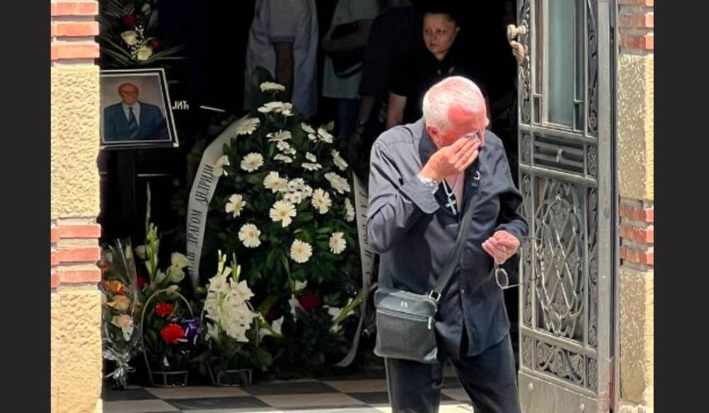 "MALA CANA JE HTELA DVA ŽITA NA PARASTOSU, ALI KOJI SVEŠTENIK ĆE TO DA ODOBRI"? Era Ojdanić grca u suzama! (FOTO)