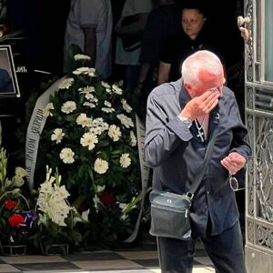 "MALA CANA JE HTELA DVA ŽITA NA PARASTOSU, ALI KOJI SVEŠTENIK ĆE TO DA ODOBRI"? Era Ojdanić grca u suzama! (FOTO)