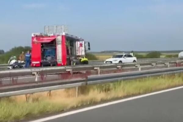Teška nesreća na auto-putu: Nakon prevrtanja cisterne formirane kilometarske kolone! (VIDEO)