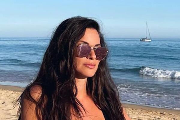 SKINULA SE I U ILEGALI! Evo kako izgleda KOSJERINA (38) U BIKINIJU, zbog voditeljke će OTPASTI VILICE!