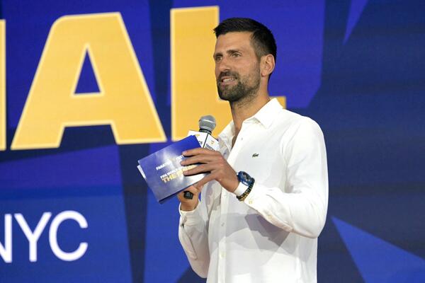 Đoković se ludo zabavlja u Njujorku: Oprobao se u sportu koji Srbi ne vole!