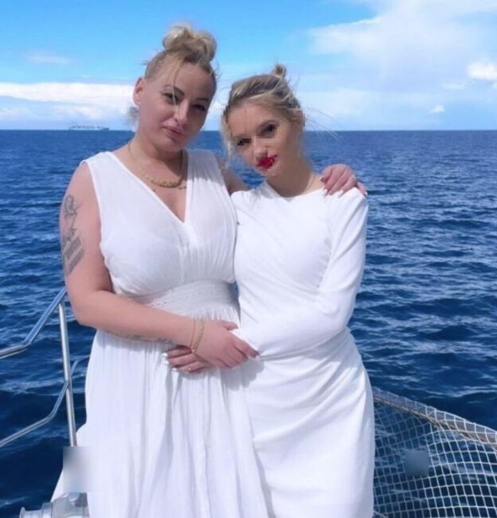 Nevena Hot, Anastasija Hot