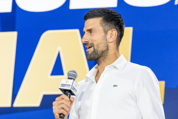 Novak Đoković izazvao euforiju na finalu Mundijala: Dočekao ga legendarni Ronaldinjo (Video)