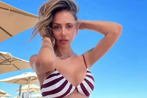 SKINULA SE NAJLEPŠA BOSANKA (44)! Bikini kao da je NAOPAČKE, jedan detalj RASPAMETIO SVE! "ŽENO..."