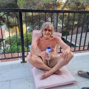 MALO MU KUĆA NA MORU, VEĆ IMA I PRIVATNU PLAŽU! O Žikinoj NEKRETNINI svi bruje, a tek od koga ju je NASLEDIO