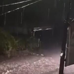 Ulice poplavljene, pokidani vodovodi, požari... Strašna oluja pogodila ovaj grad u Srbiji (VIDEO)