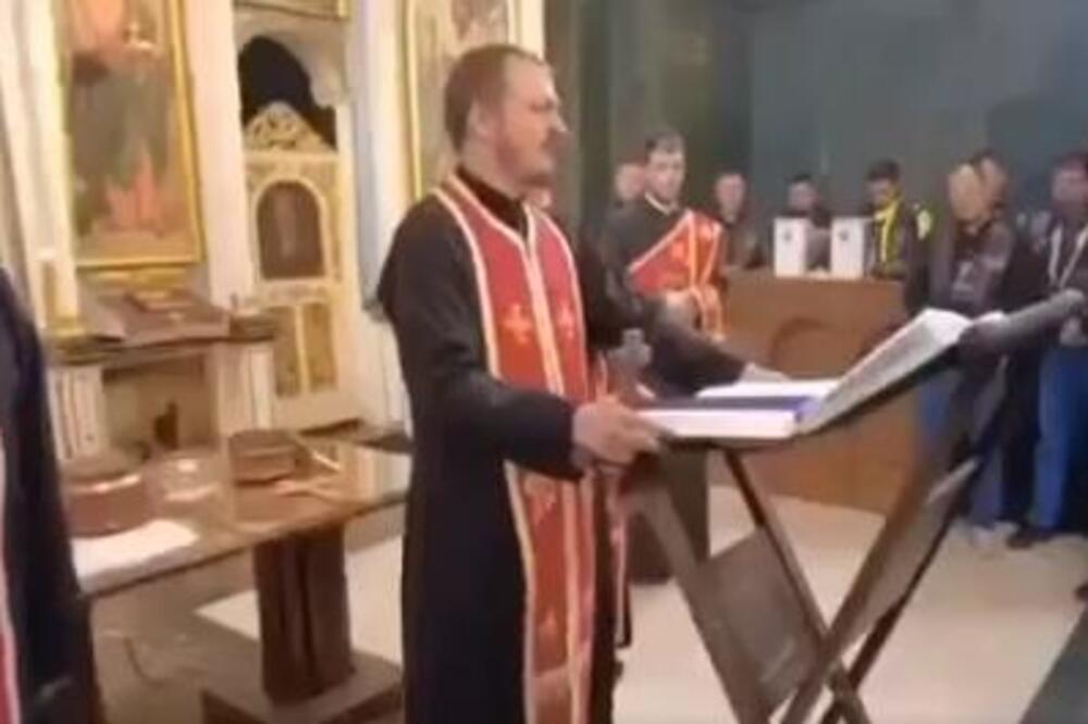 SVEŠTENIK IZ OBRENOVCA UČI VERNIKE U CRKVI KAKO DA BIJU? Sa oltara im besedio: "Ako nekoga treba da izudaramo..."