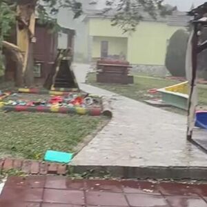 Peđi je nevreme uništilo celo imanje: Pogledajte samo ovaj užas, ovo nije video za svojih 57 godina (FOTO)
