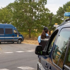 SEDMOGODIŠNJI DEČAK UBIO TETKU! Dete branilo majku tokom porodične svađe, pa je ubo nožem u vrat