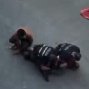 Brutalno hapšenje dovelo do smrti Marokanca: Preklinjao policajce za malo vode pa izdahnuo! (VIDEO)