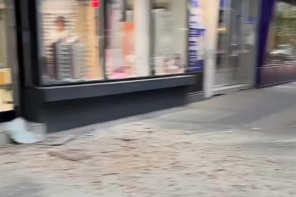Nevreme u Kruševcu: Snažan vetar srušio deo fasade! (VIDEO)