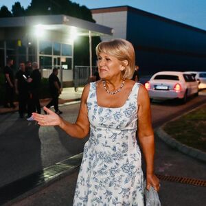 GLEDAJ MAJKU BIRAJ ĆERKU: Sve oči noćas uprte su u ovu ženu, Slavica oduvala duplo mlađe, IZGLEDA KAO MILION